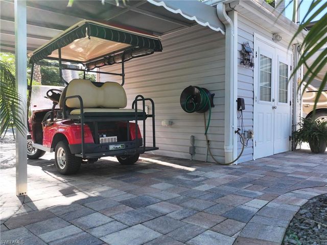 10131 Sunnywood CT, Fort Myers, FL 33905