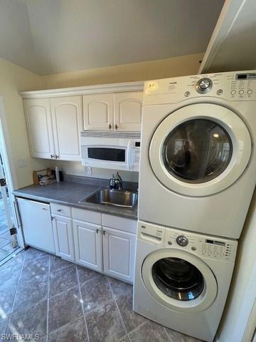 10131 Sunnywood CT, Fort Myers, FL 33905