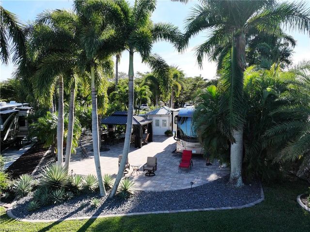 10131 Sunnywood CT, Fort Myers, FL 33905