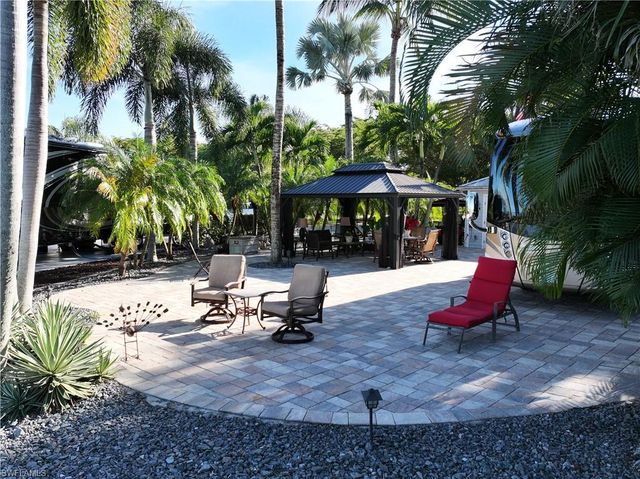 10131 Sunnywood CT, Fort Myers, FL 33905