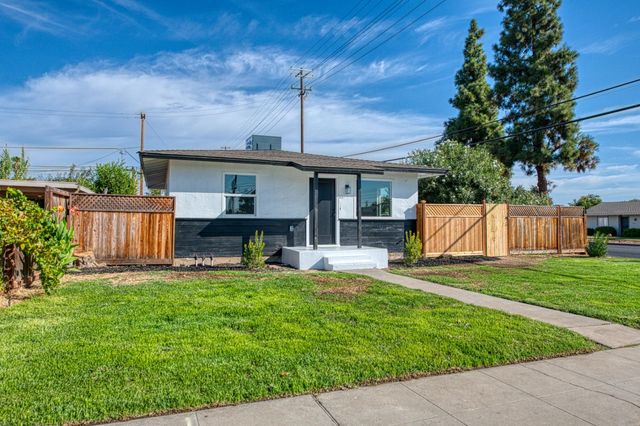 1304 W Andrews Avenue, Fresno, CA 93705