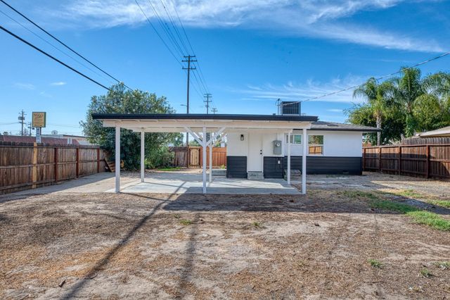 1304 W Andrews Avenue, Fresno, CA 93705