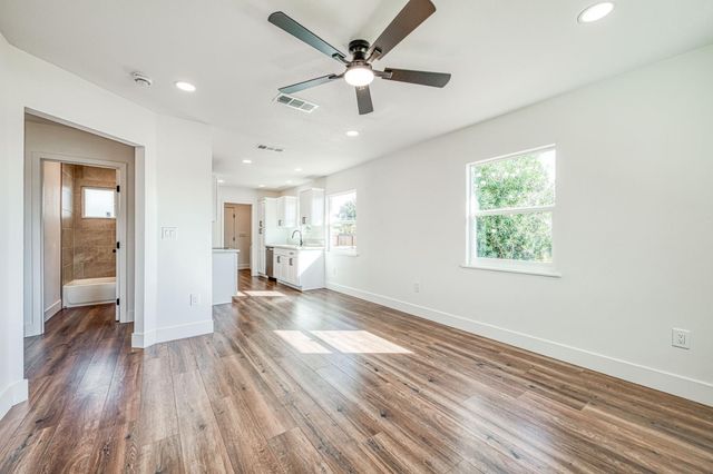 1304 W Andrews Avenue, Fresno, CA 93705