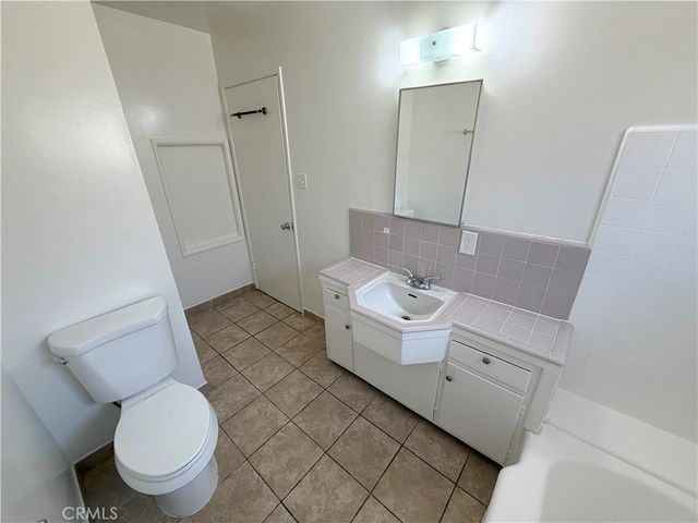 6351 Templeton Street E, Huntington Park, CA 90255