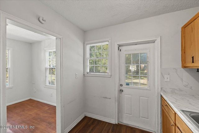 8053 LEXINGTON Drive, Jacksonville, FL 32208