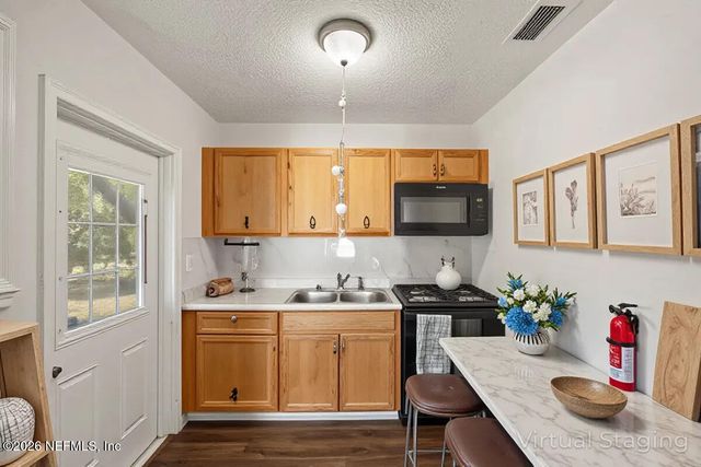 8053 LEXINGTON Drive, Jacksonville, FL 32208