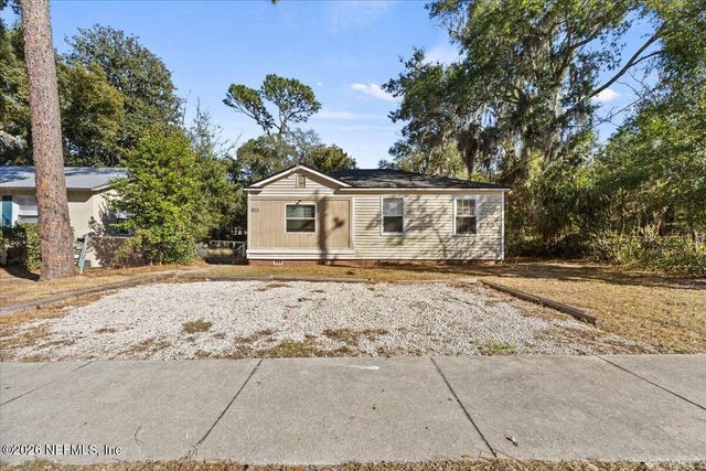 8053 LEXINGTON Drive, Jacksonville, FL 32208