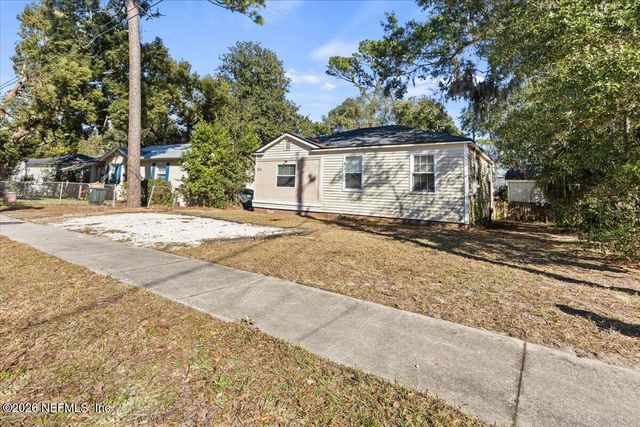 8053 LEXINGTON Drive, Jacksonville, FL 32208