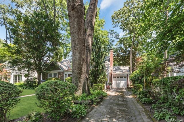 110 Connecticut Avenue, Freeport, NY 11520