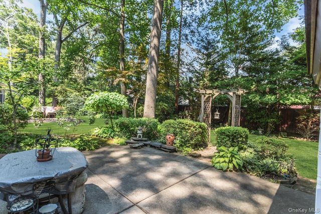 110 Connecticut Avenue, Freeport, NY 11520