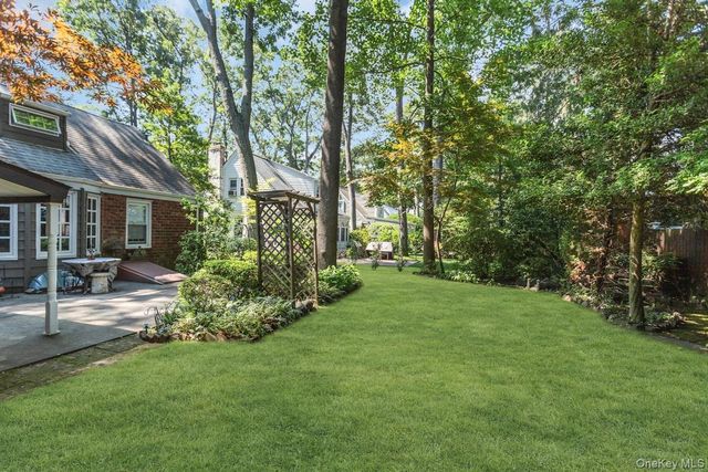 110 Connecticut Avenue, Freeport, NY 11520