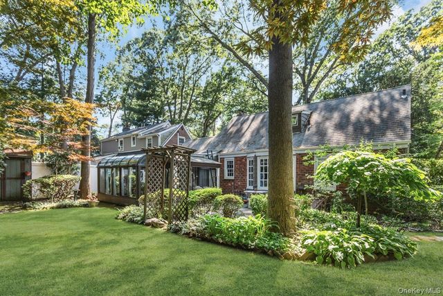 110 Connecticut Avenue, Freeport, NY 11520