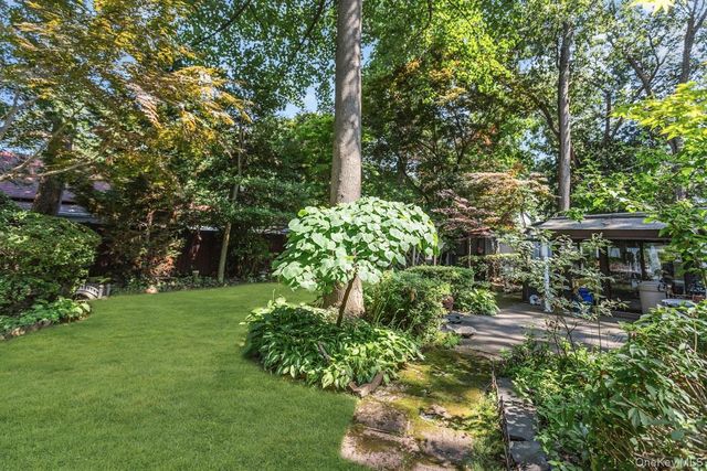 110 Connecticut Avenue, Freeport, NY 11520
