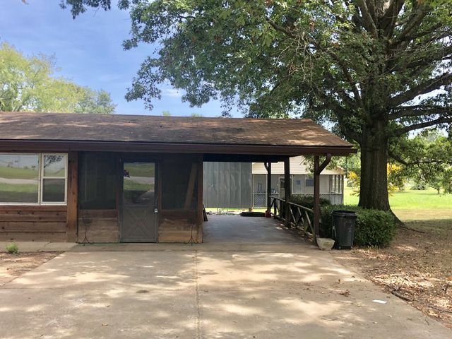 832 Pineview Dr, Springville, TN 38256