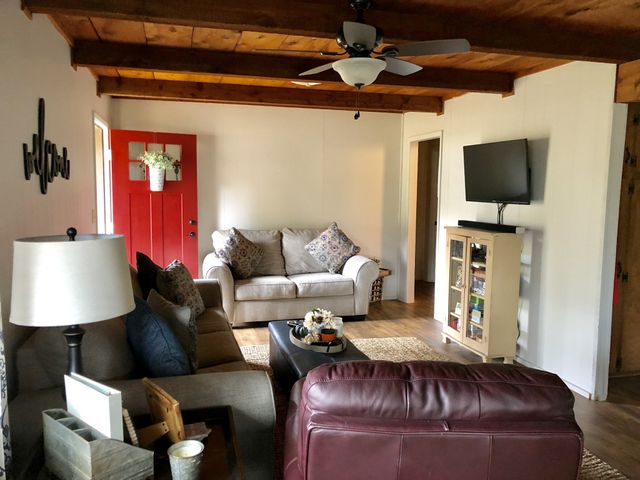 832 Pineview Dr, Springville, TN 38256