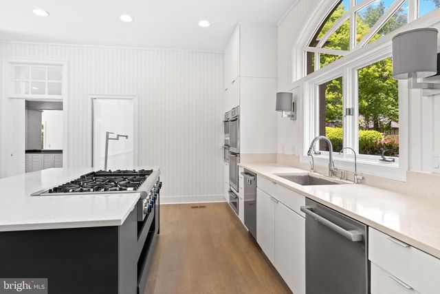 10823 LOCKLAND, Potomac, MD 20854