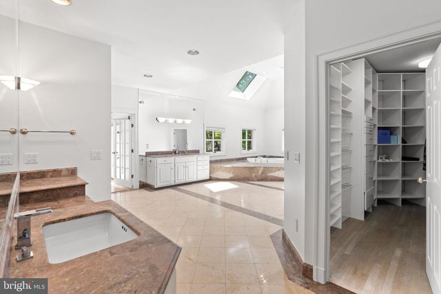 10823 LOCKLAND, Potomac, MD 20854