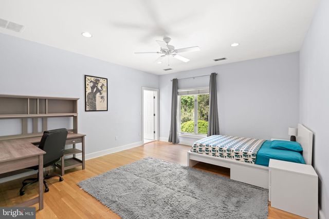 10823 LOCKLAND, Potomac, MD 20854