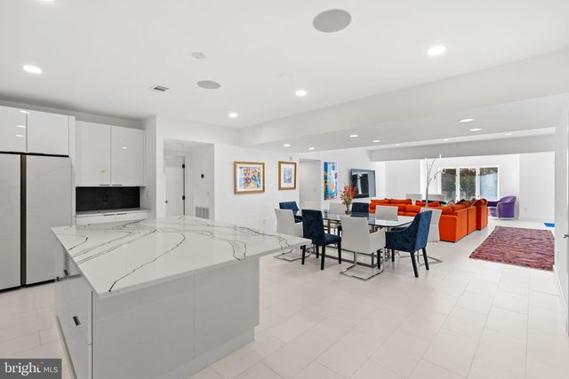 10823 LOCKLAND, Potomac, MD 20854