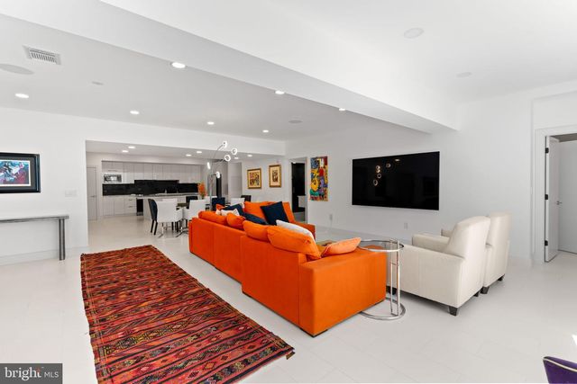 10823 LOCKLAND, Potomac, MD 20854