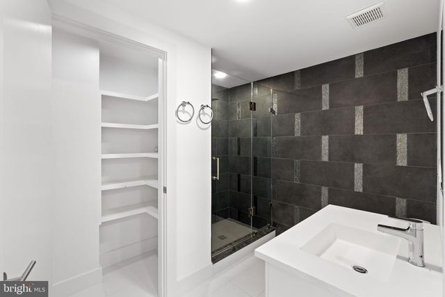 10823 LOCKLAND, Potomac, MD 20854