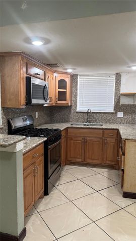 12307 Ryewater Drive, Houston, TX 77089