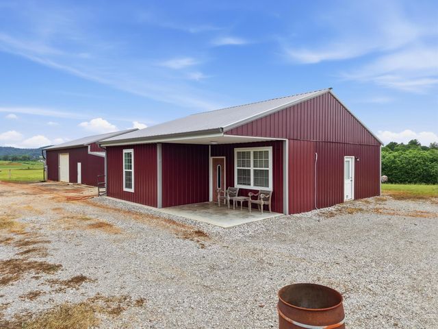 1050 Franks Ferry Rd, Sparta, TN 38583