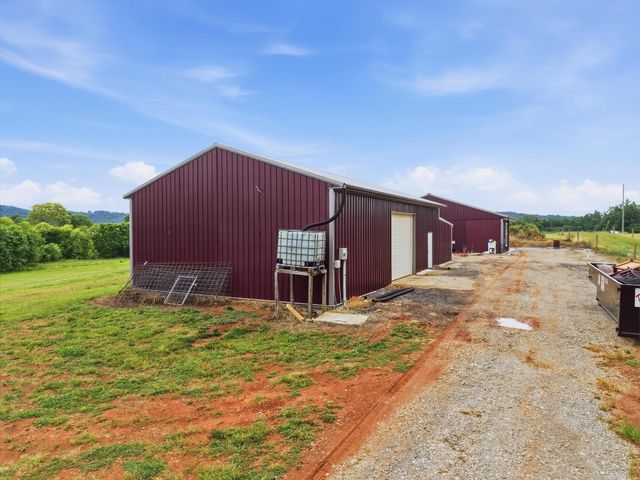 1050 Franks Ferry Rd, Sparta, TN 38583