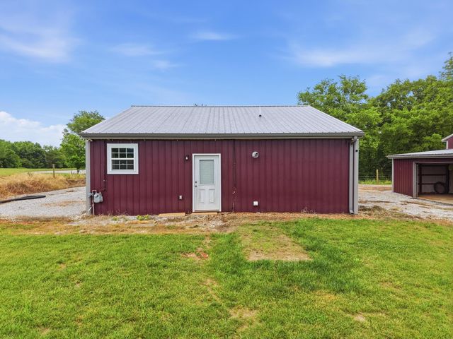 1050 Franks Ferry Rd, Sparta, TN 38583