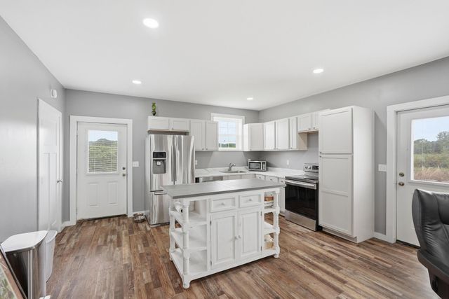 1050 Franks Ferry Rd, Sparta, TN 38583