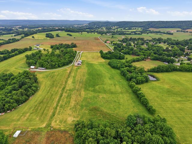 1050 Franks Ferry Rd, Sparta, TN 38583