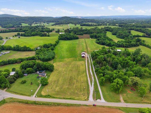 1050 Franks Ferry Rd, Sparta, TN 38583