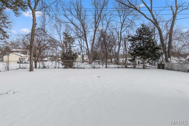 8433 1st Street, Berkeley, MO 63134