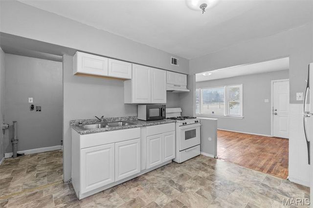 8433 1st Street, Berkeley, MO 63134