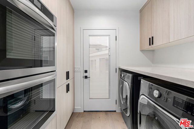 1901 S Point View Street, Los Angeles, CA 90034