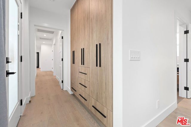 1901 S Point View Street, Los Angeles, CA 90034