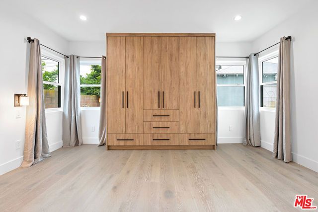 1901 S Point View Street, Los Angeles, CA 90034