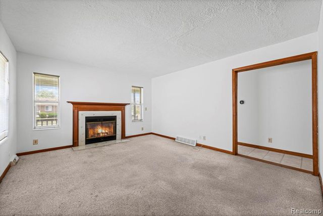 941 Pine Street, Wyandotte, MI 48192