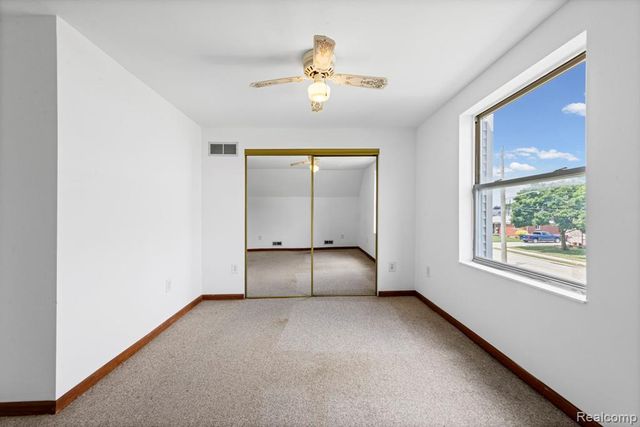 941 Pine Street, Wyandotte, MI 48192