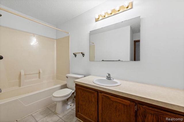 941 Pine Street, Wyandotte, MI 48192