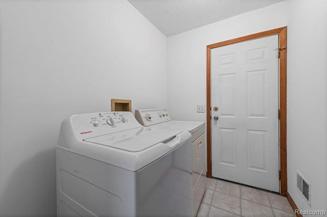 941 Pine Street, Wyandotte, MI 48192