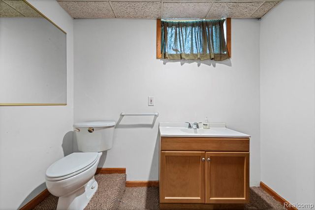 941 Pine Street, Wyandotte, MI 48192