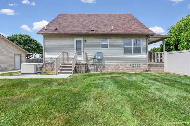 941 Pine Street, Wyandotte, MI 48192
