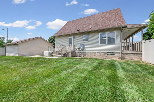 941 Pine Street, Wyandotte, MI 48192