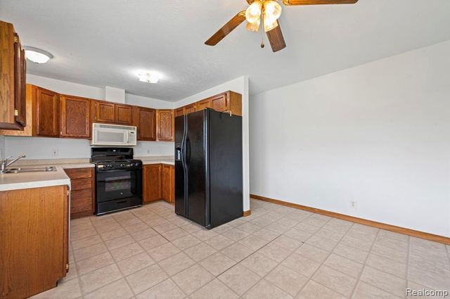 941 Pine Street, Wyandotte, MI 48192