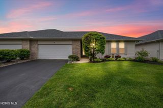 2535 Lake Vista Drive, Toledo, OH 43614