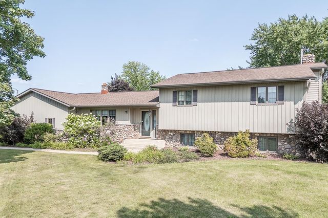 N3212 BEAN CITY ROAD, New London, WI 54961