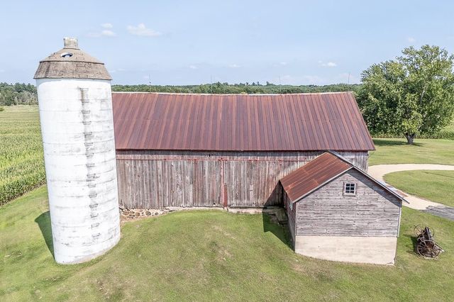 N3212 BEAN CITY ROAD, New London, WI 54961