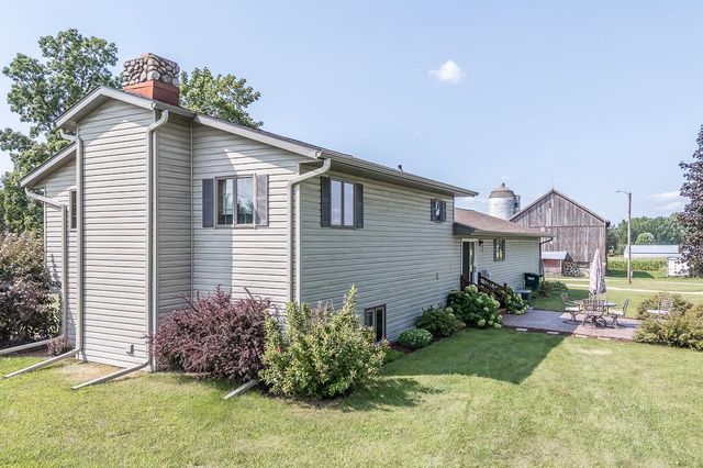 N3212 BEAN CITY ROAD, New London, WI 54961