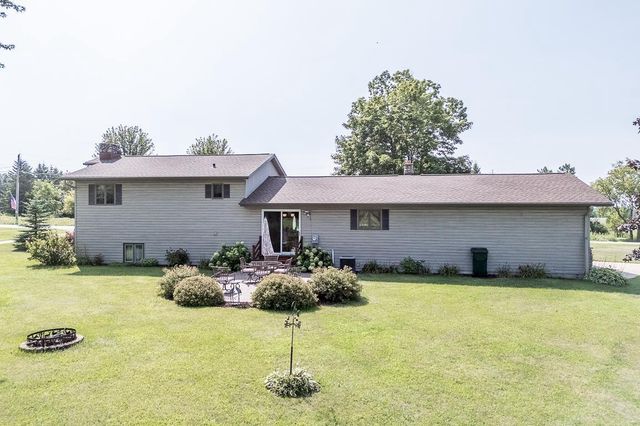 N3212 BEAN CITY ROAD, New London, WI 54961